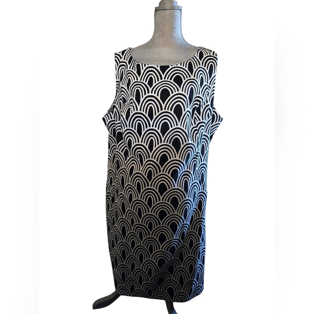Alyx Womens Size 22W Sheath Dress Sleeveless Black/White Geometric Pattern